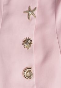 Born2be - Różowa Sukienka Taliowana Wiązana na Szyi z Ozdobnymi Guzikami Cilamene. Okazja: na co dzień. Kolor: różowy. Materiał: poliester. Wzór: aplikacja. Styl: casual, elegancki, klasyczny #6