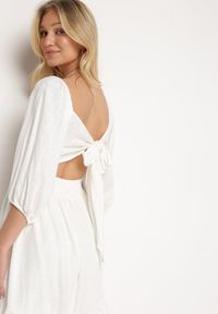 Born2be - Biała Rozkloszowana Sukienka z Wiskozą i Lnem z Gumką w Talii Falbanką i Podszewką Vilemia. Okazja: na co dzień. Kolor: biały. Materiał: len, wiskoza. Typ sukienki: rozkloszowane, proste. Styl: casual #6