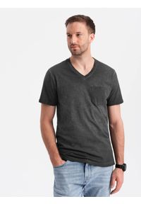 Ombre Clothing - Męski t-shirt V-neck o pręgowanej strukturze z kieszonką – czarny V6 OM-TSCT-22SS-002 - XL. Okazja: na co dzień. Kolor: czarny. Materiał: bawełna, materiał. Wzór: aplikacja, melanż. Styl: klasyczny, elegancki, vintage, casual