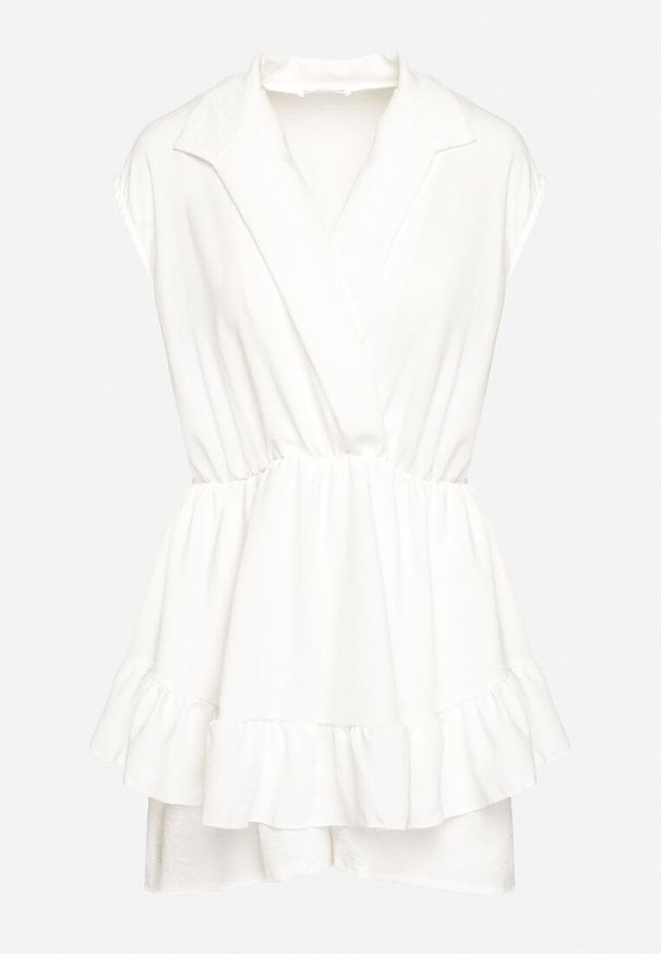 Born2be - Biały Krótki Kombinezon z Falbankami i Kołnierzykiem Laravia. Kolor: biały. Długość: krótkie. Styl: elegancki, wizytowy