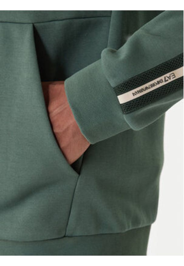 EA7 Emporio Armani Bluza 7M001479 AF12660 U7260 Zielony Regular Fit. Kolor: zielony. Materiał: bawełna, syntetyk