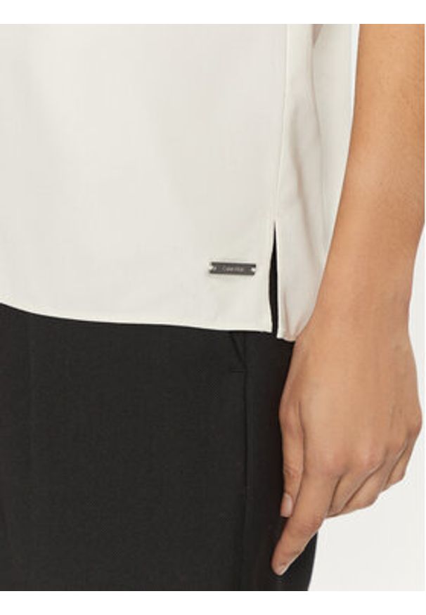 Calvin Klein Bluzka K20K207839 Écru Regular Fit. Materiał: wiskoza