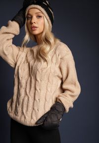 Renee - Ciemnobeżowy Sweter z Bawełną Ozdobiony Tłoczeniem Savariella. Okazja: na co dzień. Kolor: beżowy. Materiał: bawełna. Wzór: aplikacja. Styl: klasyczny, elegancki, casual #5