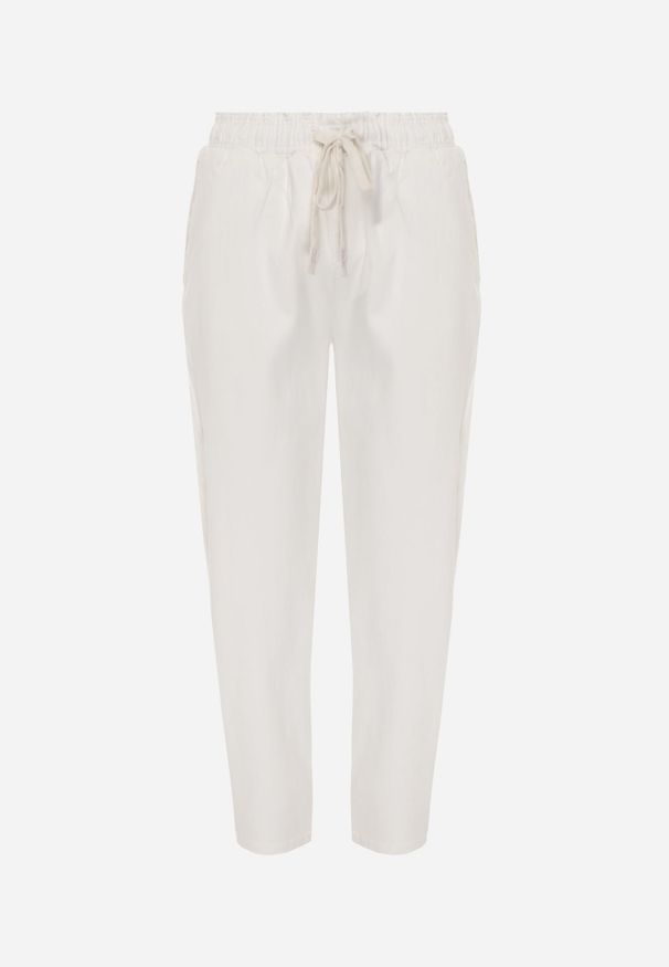 Renee - Białe Bawełniane Jeansy Typu Mom Fit High Waist Ściągane w Pasie Sznurkiem Winlenne. Okazja: na co dzień. Stan: podwyższony. Kolor: biały. Styl: casual, klasyczny