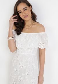 Born2be - Biała Sukienka Pisiliphis. Kolor: biały. Materiał: bawełna. Wzór: kwiaty, aplikacja, haft. Typ sukienki: rozkloszowane. Długość: midi #2