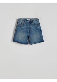 Reserved - Jeansowe szorty z przetarciami - niebieski. Kolor: niebieski. Materiał: jeans
