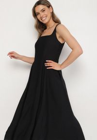 Born2be - Czarna Wiskozowa Sukienka o Rozkloszowanym Kroju z Kwadratowym Dekoltem Avmila. Typ kołnierza: dekolt kwadratowy. Kolor: czarny. Materiał: wiskoza. Styl: klasyczny #4