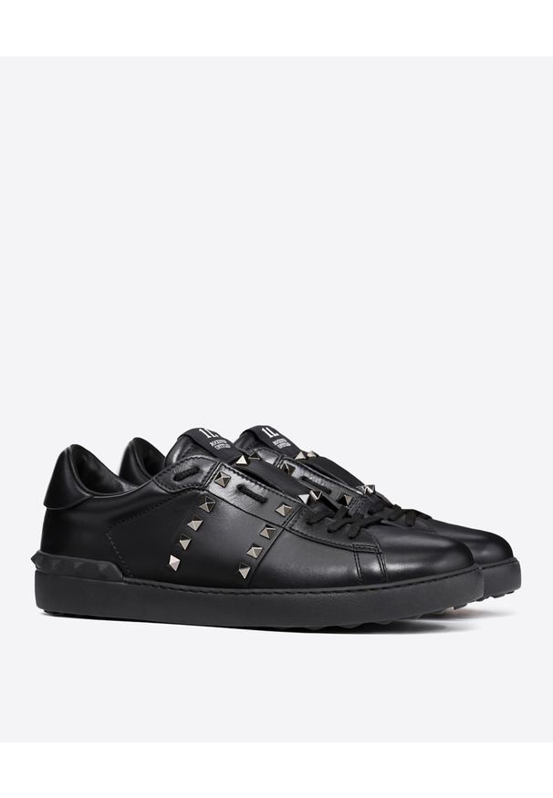 VALENTINO - Sneakersy Rockstud Untitled. Kolor: czarny. Materiał: guma. Wzór: haft, aplikacja