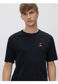 Reserved - T-shirt comfort fit - czarny. Kolor: czarny. Materiał: dzianina, bawełna