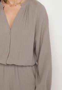 Born2be - Ciemnobeżowy Bawełniany Kombinezon z Elastyczną Gumką w Talii i Spódnico-Spodenkami Gleasea. Okazja: na co dzień. Kolor: beżowy. Materiał: bawełna. Styl: casual, elegancki #7