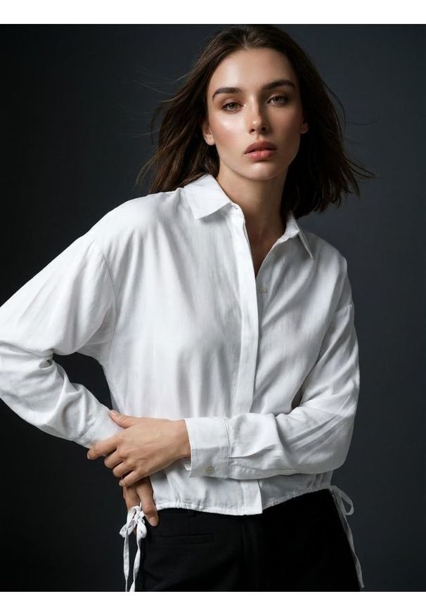 Sinsay - Koszula oversize ze ściągaczem - kremowy. Kolor: kremowy