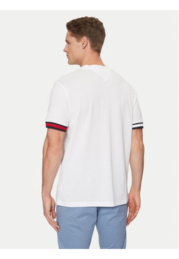 TOMMY HILFIGER - Tommy Hilfiger T-Shirt Global Stripe MW0MW38078 Biały Regular Fit. Kolor: biały. Materiał: bawełna