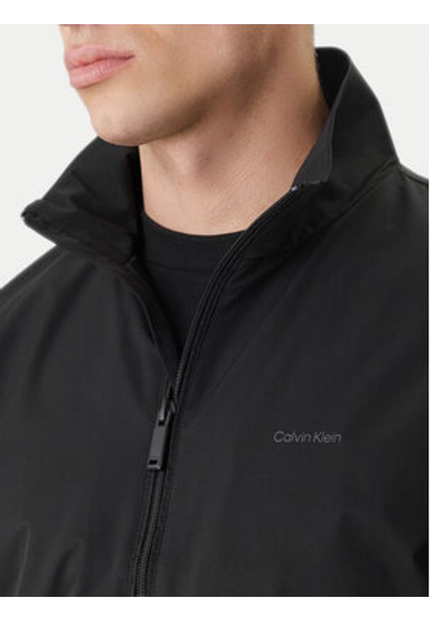 Calvin Klein Wiatrówka LV04LF515G Czarny Regular Fit. Kolor: czarny. Materiał: syntetyk