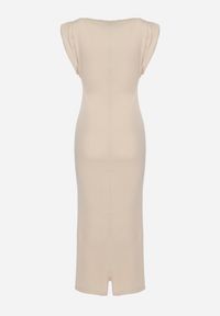 Born2be - Jasnobeżowa Dopasowana Sukienka z Krótkim Rękawem i Poduszkami na Ramionach z Rozcięciem Fionella. Kolor: beżowy. Długość rękawa: krótki rękaw. Styl: elegancki #7