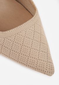 Renee - Ciemnobeżowe Szpilki Slingback VICES z Elastycznej Dzianiny z Wkładką Soft-Pillow i Ozdobną Kokardą Risnara. Okazja: na co dzień. Zapięcie: pasek. Kolor: beżowy. Materiał: dzianina. Obcas: na szpilce. Styl: casual #9