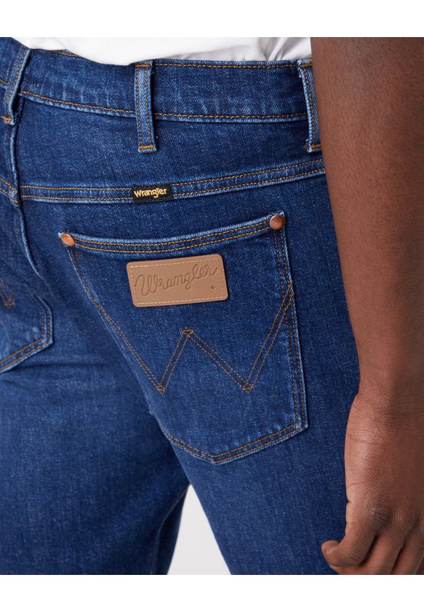 Wrangler - WRANGLER 11MWZ MĘSKIE SPODNIE JEANSOWE DANCING WATER W1MZJX20C 112322652