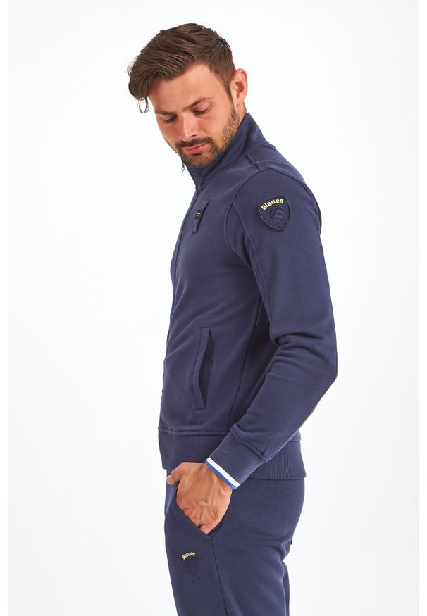 Blauer - BLUZA BLAUER. Typ kołnierza: bez kaptura, kołnierzyk stójkowy. Wzór: aplikacja