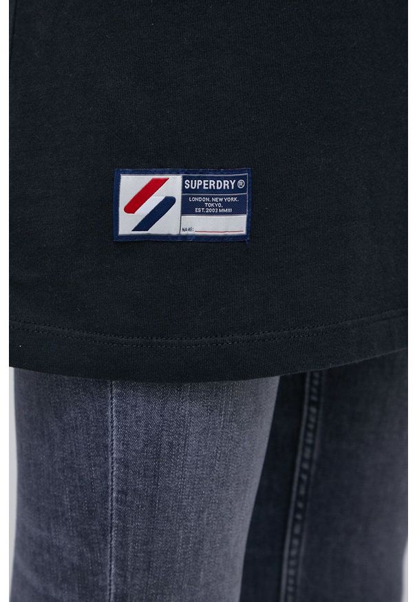 Superdry Sukienka bawełniana kolor czarny mini prosta. Okazja: na co dzień. Kolor: czarny. Materiał: bawełna. Długość rękawa: krótki rękaw. Wzór: gładki. Typ sukienki: proste. Styl: casual. Długość: mini