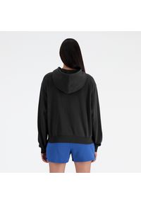 Bluza damska New Balance WT41507BK – czarna. Okazja: na co dzień. Typ kołnierza: kaptur. Kolor: czarny. Materiał: bawełna, dresówka, poliester, prążkowany. Styl: casual, klasyczny #2