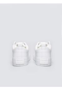 Big-Star - Trampki damskie ze skóry ekologicznej białe RR274315 101. Okazja: na co dzień. Nosek buta: okrągły. Kolor: biały. Materiał: skóra ekologiczna. Styl: casual, elegancki, klasyczny #2