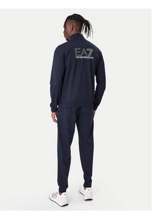 EA7 Emporio Armani Dres 7M001318 AF13512 UB102 Granatowy Regular Fit. Kolor: niebieski. Materiał: bawełna