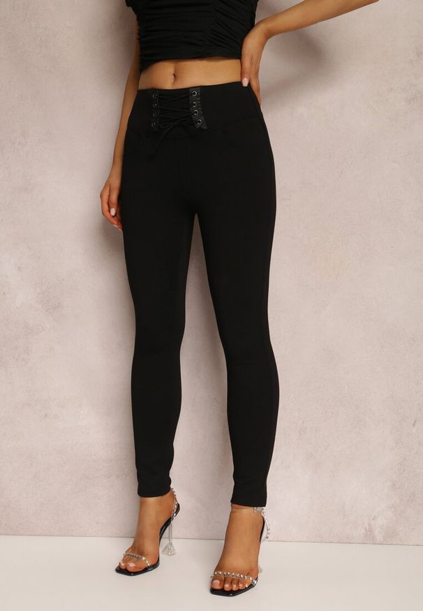 Renee - Czarne Spodnie Skinny Dynanthe. Stan: podwyższony. Kolor: czarny. Materiał: dzianina. Długość: długie. Styl: sportowy