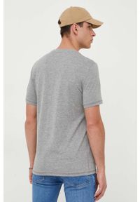 Guess t-shirt bawełniany kolor szary z aplikacją. Kolor: szary. Materiał: bawełna. Wzór: aplikacja. Styl: klasyczny #6