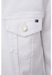 TOMMY HILFIGER - Tommy Hilfiger kurtka jeansowa damska kolor biały przejściowa. Okazja: na co dzień. Kolor: biały. Materiał: jeans. Wzór: gładki. Styl: casual