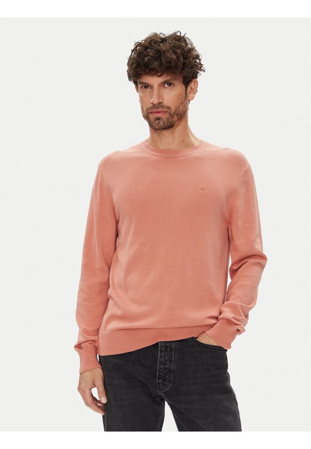 Calvin Klein Sweter LV040BM343 Koralowy Regular Fit. Kolor: pomarańczowy. Materiał: bawełna