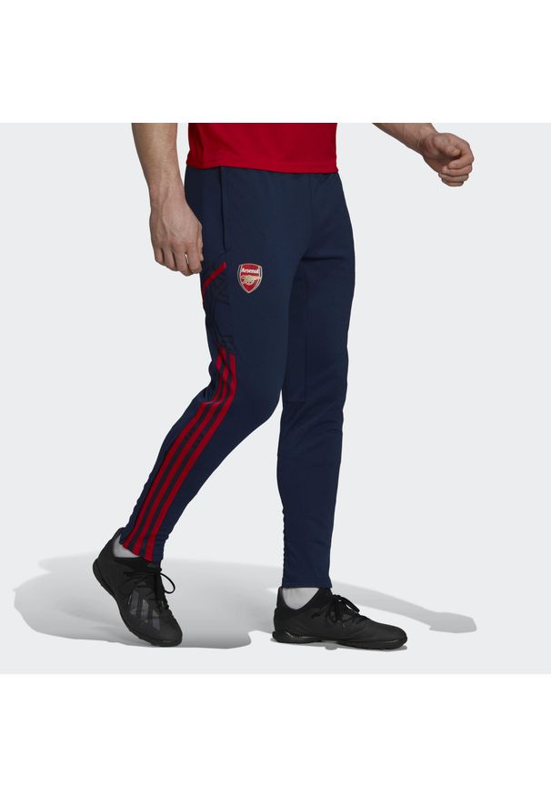 Spodnie do piłki nożnej męskie Adidas Arsenal Condivo 22 Training Pants. Kolor: niebieski. Materiał: dresówka, materiał