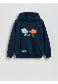 Reserved - Bluza Niesamowity Świat Gumballa - granatowy. Kolor: niebieski. Materiał: dzianina, bawełna #1