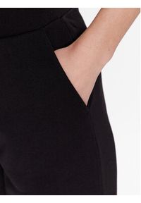 Karl Lagerfeld - KARL LAGERFELD Spodnie dresowe Future Logo 225W1050 Czarny Regular Fit. Kolor: czarny. Materiał: bawełna, dresówka #4