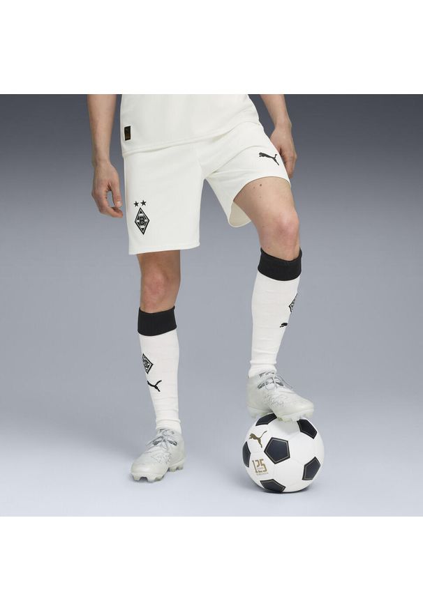 Puma - Męskie szorty Borussia Mönchengladbach 25/26 PUMA Warm White Black. Kolor: czarny, biały, wielokolorowy. Materiał: tkanina. Sport: fitness, piłka nożna
