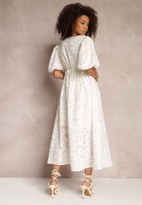 Renee - Jasnobeżowa Koronkowa Sukienka Midi z Wiskozy Olikis. Kolor: beżowy. Materiał: wiskoza, koronka. Styl: elegancki. Długość: midi #5