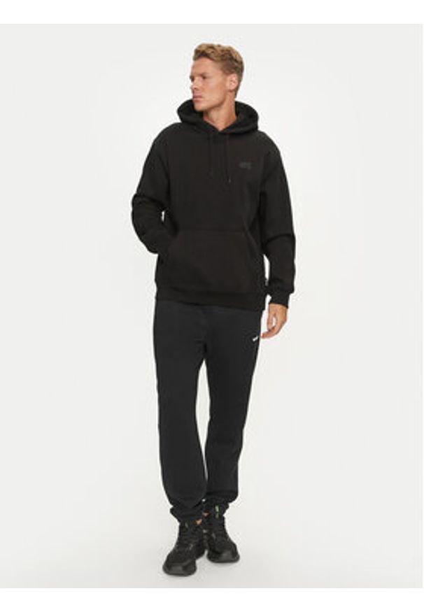 columbia - Columbia Spodnie dresowe Meridian Creek™ 2105861 Czarny Regular Fit. Kolor: czarny. Materiał: bawełna, syntetyk