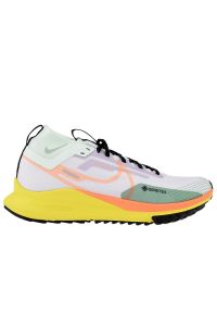 Buty Nike React Pegasus Trail 4 Gore-Tex DJ7926-500 - multikolor. Kolor: wielokolorowy. Materiał: tkanina, guma. Szerokość cholewki: normalna. Technologia: Gore-Tex. Sport: bieganie