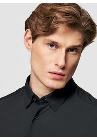 Pako Lorente - PAKO LORENTE - Czarna dzianinowa koszula męska. Typ kołnierza: kołnierzyk klasyczny. Kolor: czarny. Materiał: dzianina. Długość rękawa: długi rękaw. Długość: długie #5