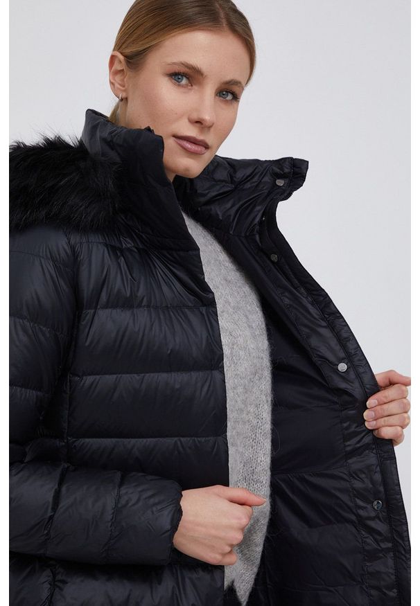 Polo Ralph Lauren Kurtka puchowa kolor czarny zimowa. Typ kołnierza: polo. Kolor: czarny. Materiał: puch. Sezon: zima