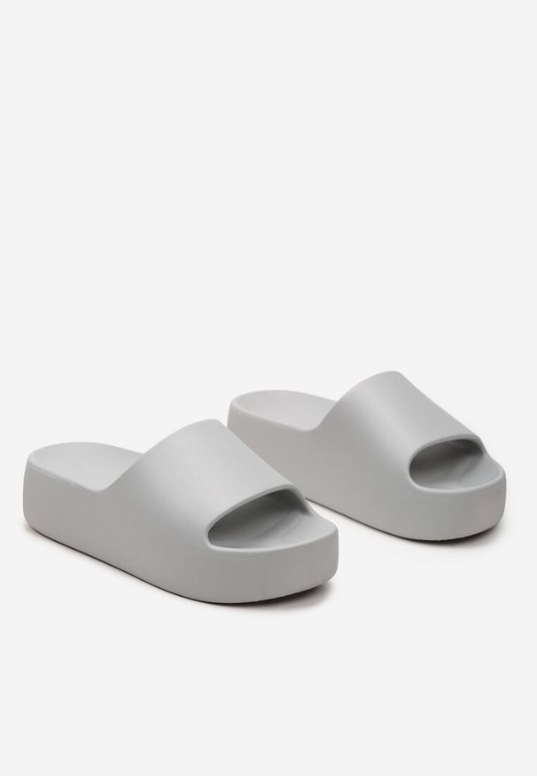 Born2be - Szare Klapki Piankowe na Wysokiej Platformie Aneqlia. Kolor: szary. Materiał: dzianina. Obcas: na platformie. Styl: sportowy