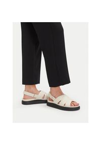 Sandały Clarks. Kolor: beżowy #1