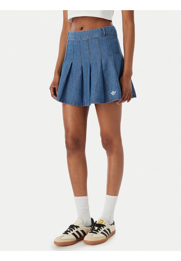 Adidas - adidas Spódnica jeansowa KD5523 Niebieski Regular Fit. Kolor: niebieski. Materiał: bawełna