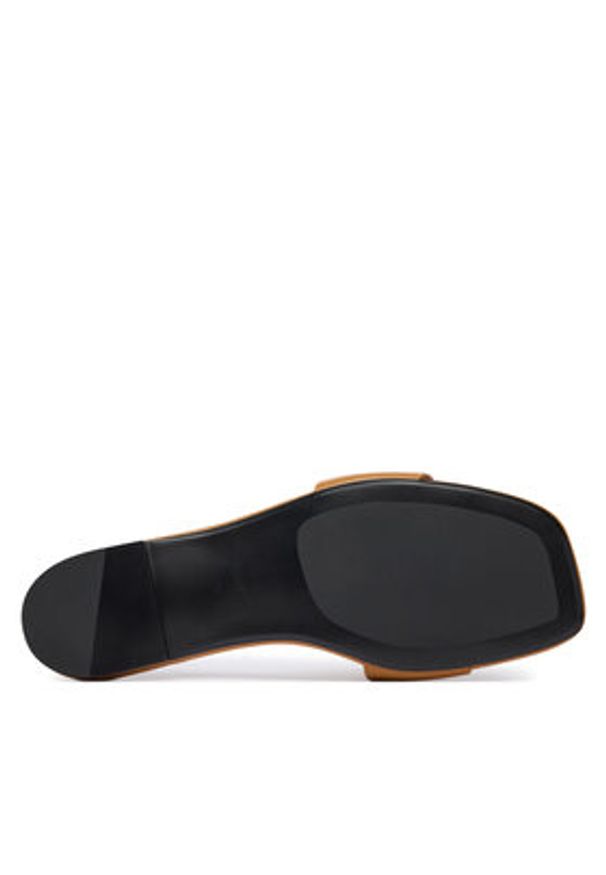 Calvin Klein Klapki Square Flat Sandal Emblem HW0HW03128 Brązowy. Kolor: brązowy. Materiał: skóra