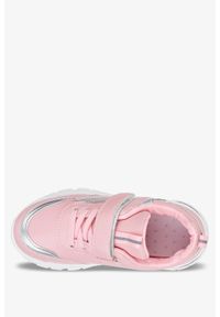Casu - Różowe buty sportowe na rzep casu 22-10-21-m. Zapięcie: rzepy. Kolor: różowy