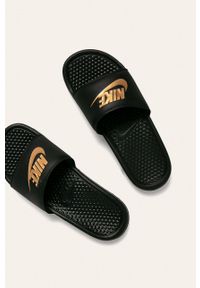 Nike Sportswear - Klapki Benassi JDI. Kolor: czarny. Materiał: syntetyk, materiał, skóra, guma #2