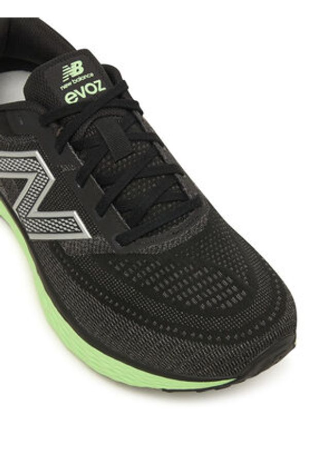 New Balance Buty do biegania Evoz MEVOZGB4 Czarny. Kolor: czarny. Materiał: materiał