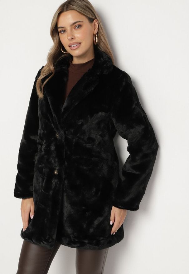 Born2be - Czarny Futerkowy Płaszcz Jednorzędowy z Kieszeniami i Eleganckim Kołnierzem Daienna. Kolor: czarny. Materiał: jeans. Styl: elegancki