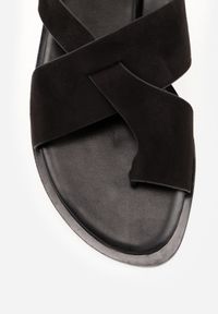 Renee - Czarne Sandały Vices Typu Japonki Melanisse. Okazja: na co dzień, na spacer, na plażę. Zapięcie: sprzączka. Kolor: czarny. Sezon: lato. Obcas: na obcasie. Styl: elegancki, casual #3