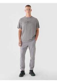 4f - 4F Spodnie dresowe męskie 4F x Robert Lewandowski - szare M. Kolor: szary. Materiał: dresówka. Wzór: ze splotem, nadruk, gładki #1