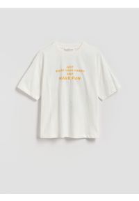 Reserved - T-shirt z nadrukiem - złamana biel. Materiał: bawełna, dzianina. Wzór: nadruk
