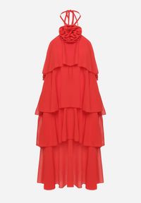 Born2be - Czerwona Sukienka z Falbanami Wiązana na Szyi z Broszką Kwiatem Tinallena. Okazja: na co dzień. Kolor: czerwony. Wzór: kwiaty. Styl: casual #2